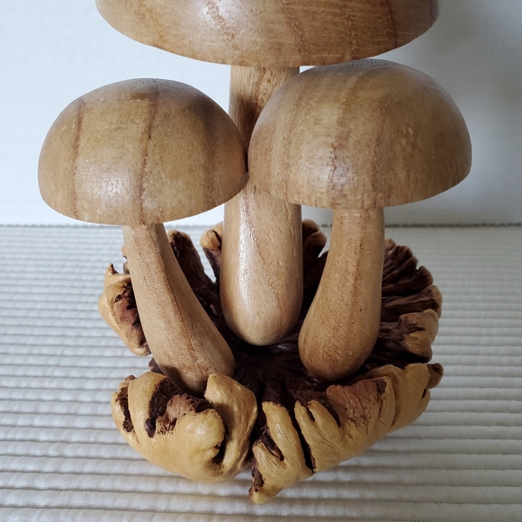 Wood Mushrooms Frog Figurine 7.5" Vintage Carved Sculpture Whimsical Animal - Picture 7 of 8